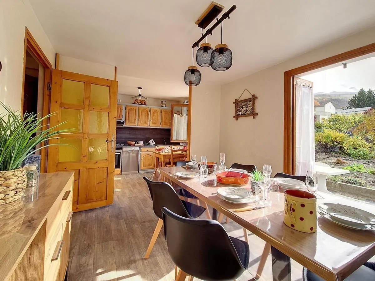 Chalet Familial A St Marcel Avec Terrasse, 6 Pers, 3 Chambres - Fr-1-344-1051 Saint-Marcel   Saint-Marcel (Savoie)